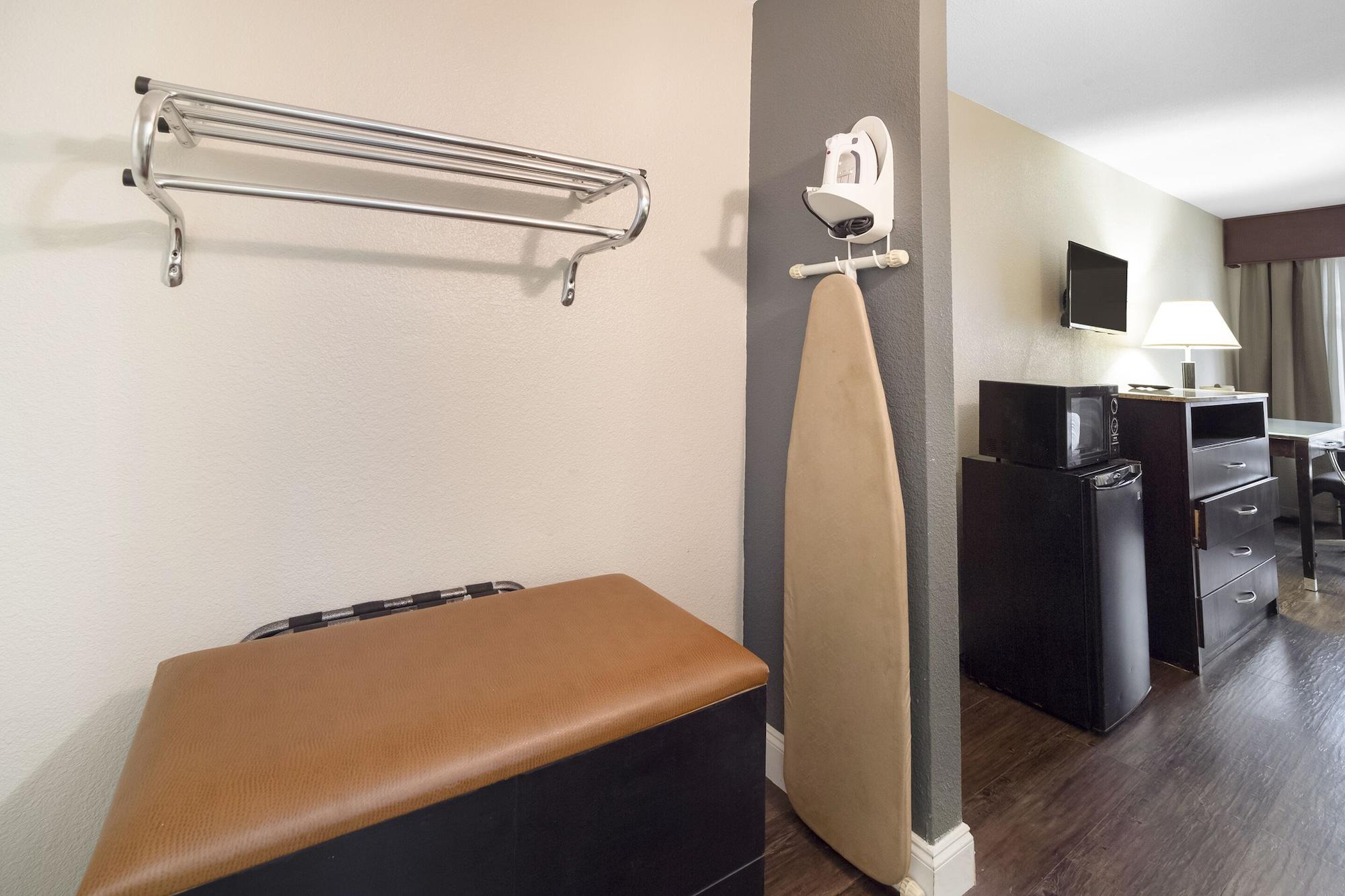 Econo Lodge Inn And Suites Dentsville 외부 사진