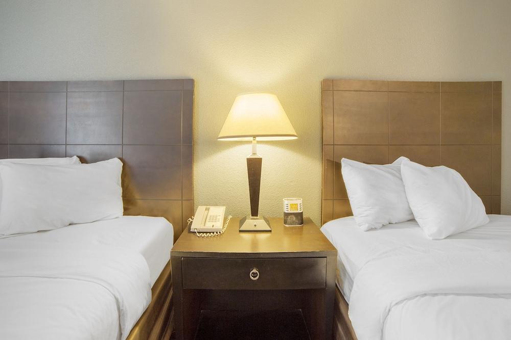 Econo Lodge Inn And Suites Dentsville 외부 사진