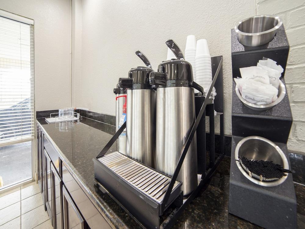 Econo Lodge Inn And Suites Dentsville 외부 사진